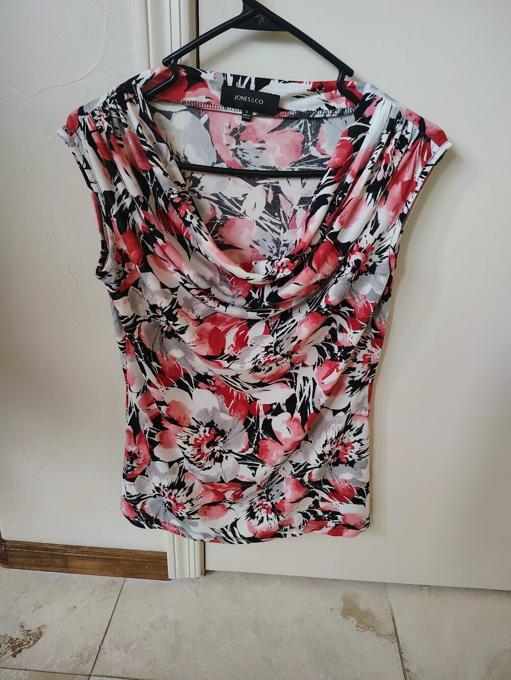 Jones & Co. Women's S Floral Cowl Neck Cap Sleeve Pullover Top